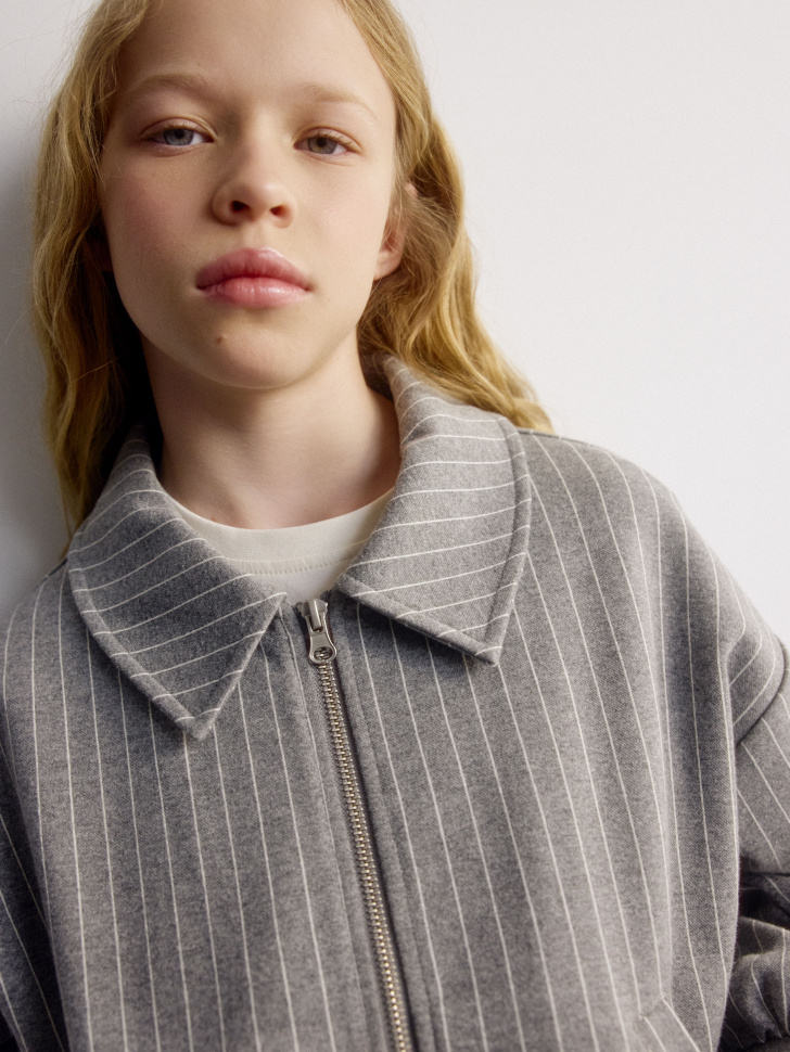 трикотажный жакет в полоску для девочек по цене 1999 руб вид справа