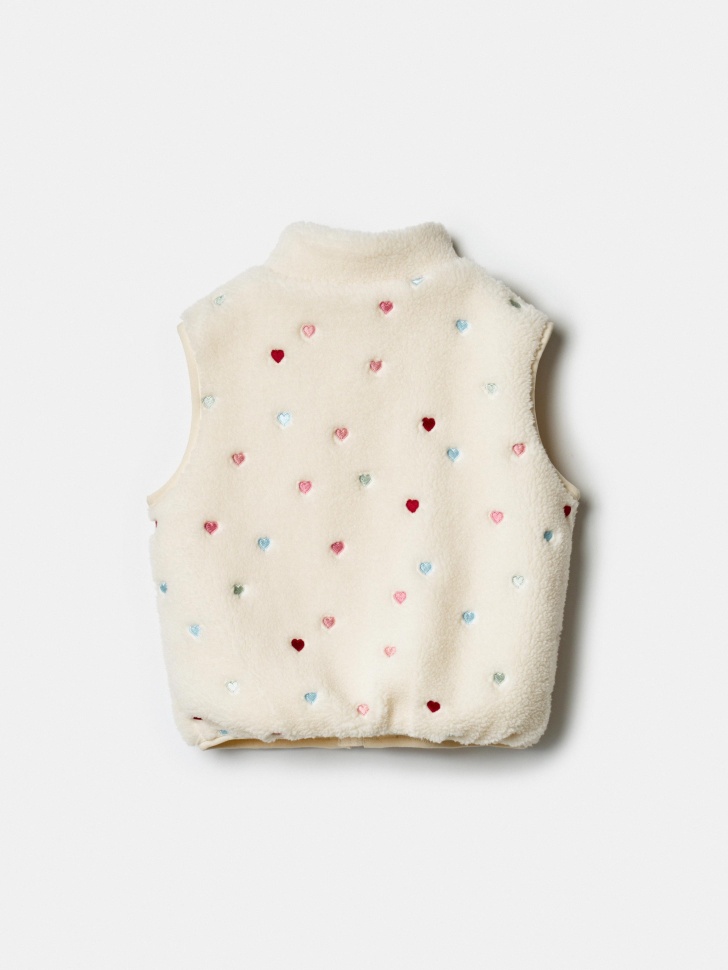 жилет из искусственного меха с вышивкой для девочек из россии вид сбоку