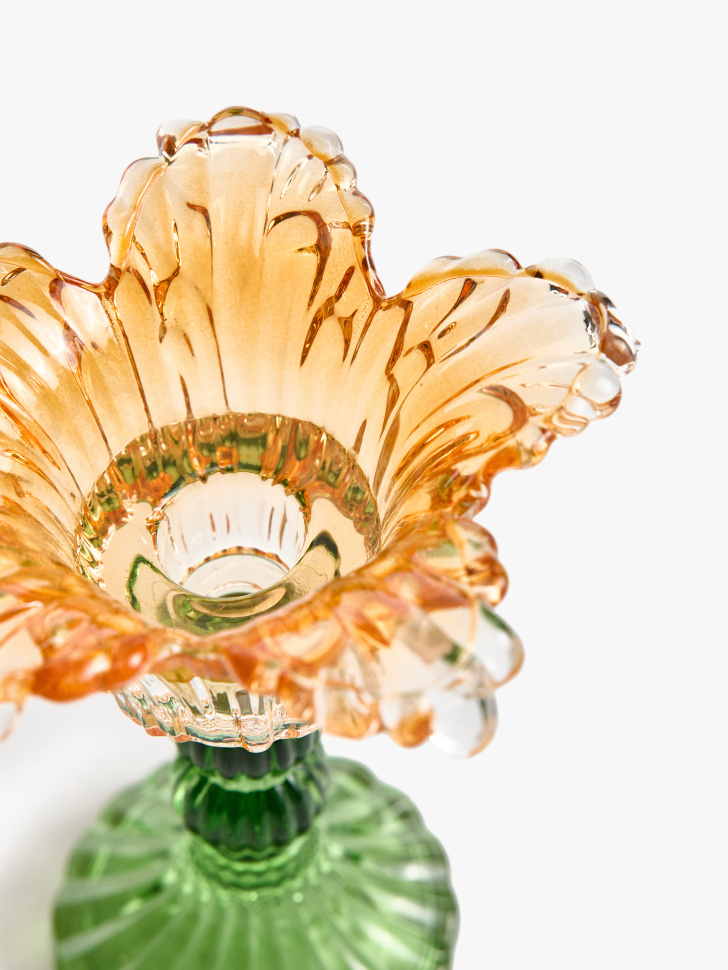 фигурный подсвечник из стекла от бренда sela вид слева