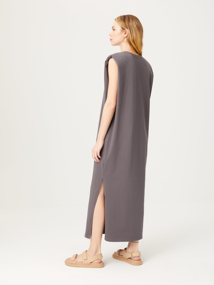 фото Длинное платье-футболка с подплечниками (серый, xs) sela