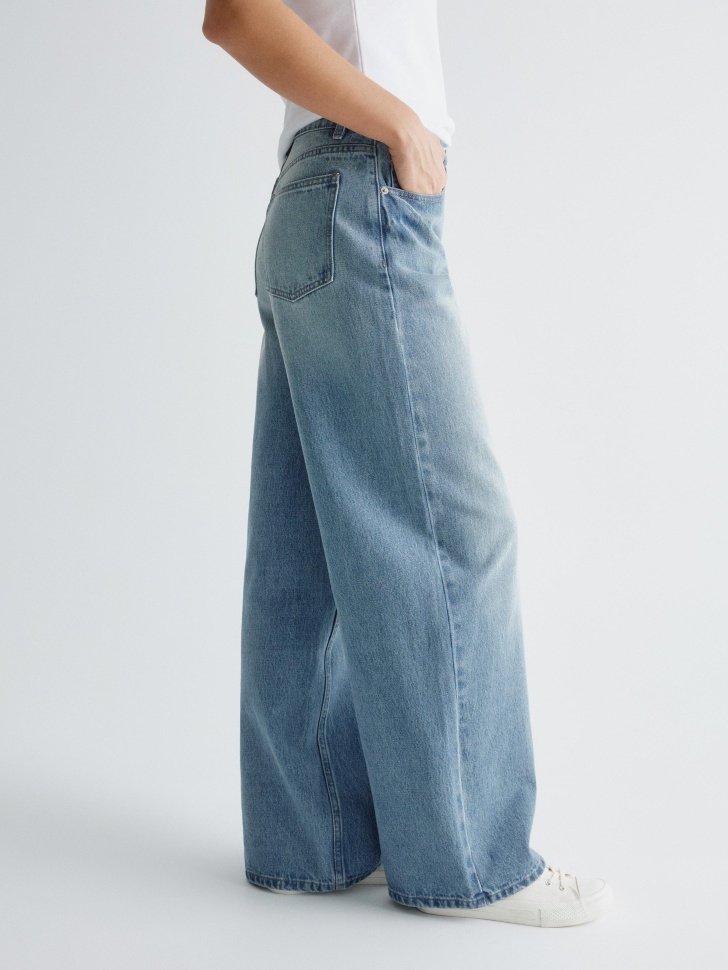 джинсы boyfriend по цене 3299 руб вид справа