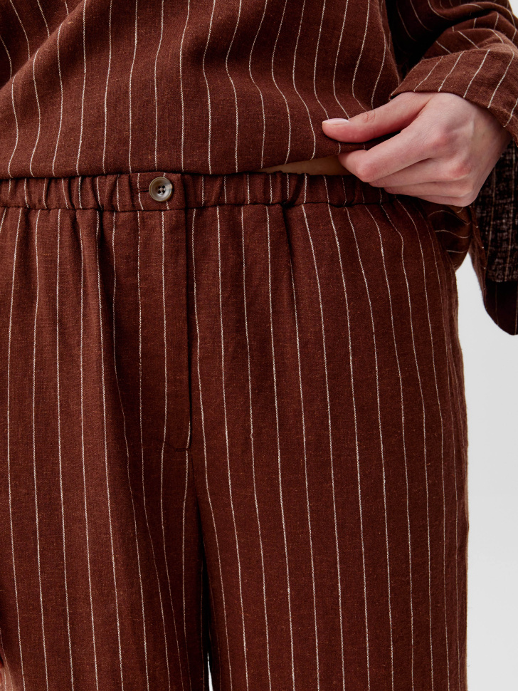 свободные брюки из смесового льна из россии вид сбоку