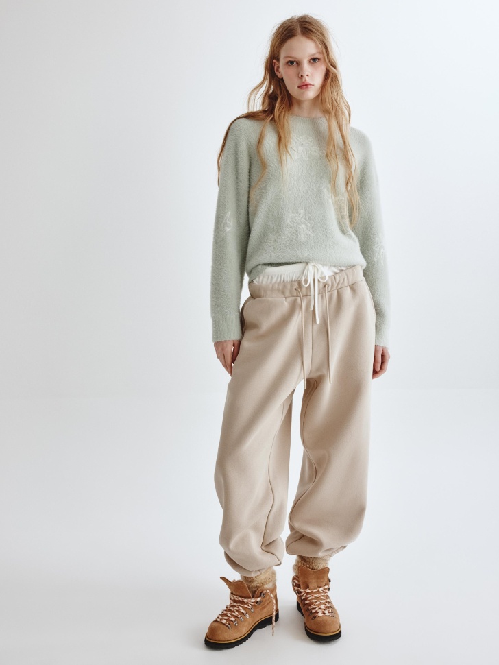 пушистый джемпер из линейки  young универсального стиля с лицевой стороны