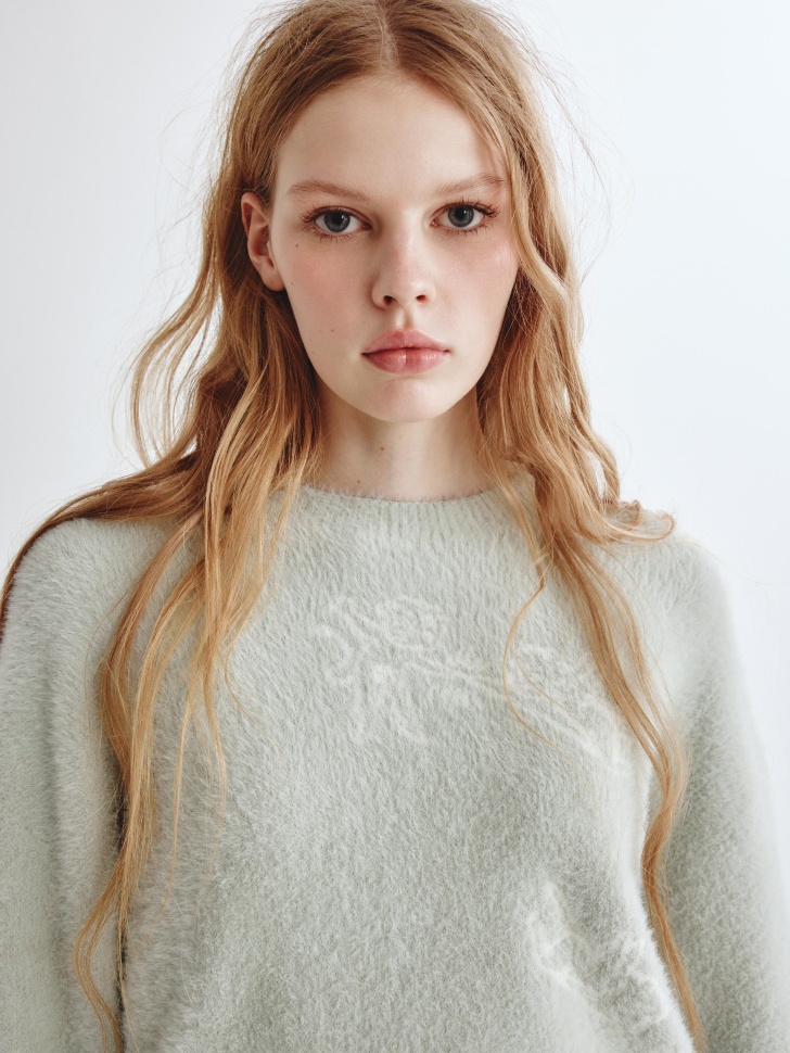 пушистый джемпер из линейки  young по цене 3699 руб вид справа