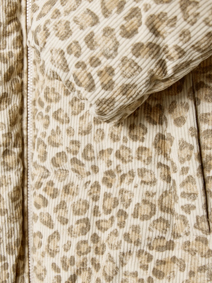 вельветовая куртка с леопардовым принтом для девочек по цене 3999 руб вид справа