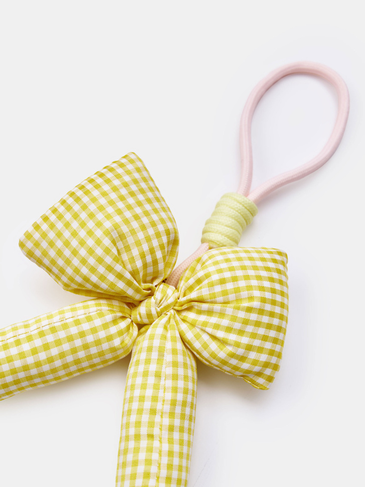 брелок с подвеской для девочек из коллекции art people с авророй ефимовой от бренда sela вид слева