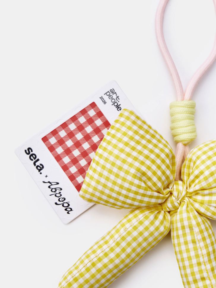 брелок с подвеской для девочек из коллекции art people с авророй ефимовой по цене 599 руб вид справа