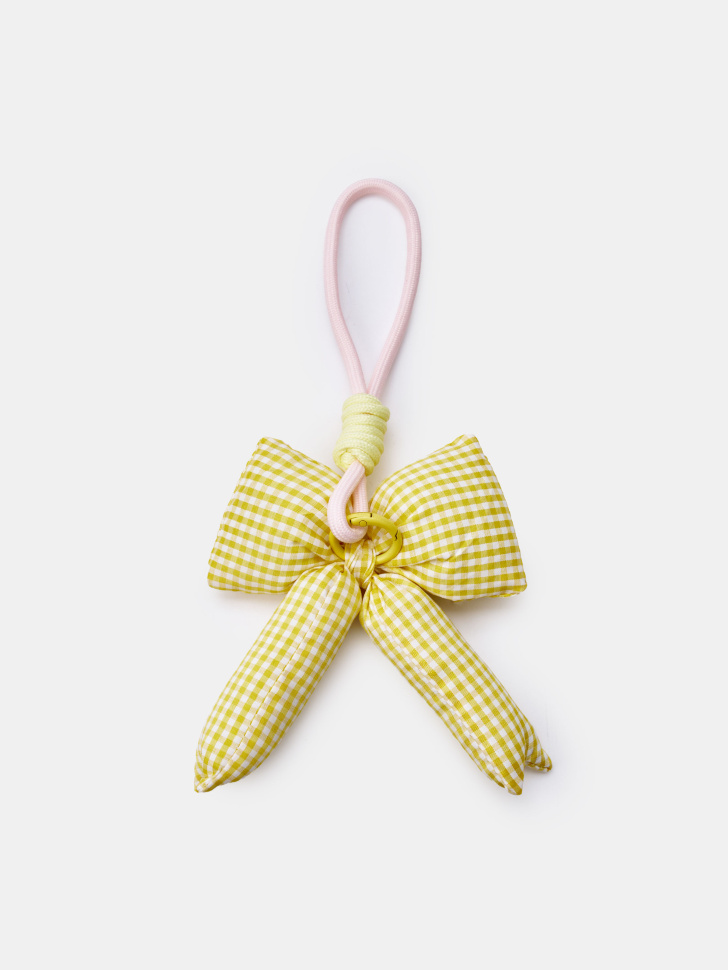 брелок с подвеской для девочек из коллекции art people с авророй ефимовой из россии вид сбоку