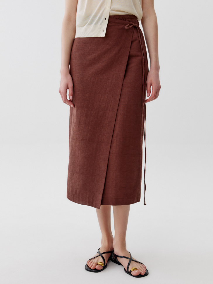 юбка миди из хлопка с запахом на завязке от бренда sela вид слева