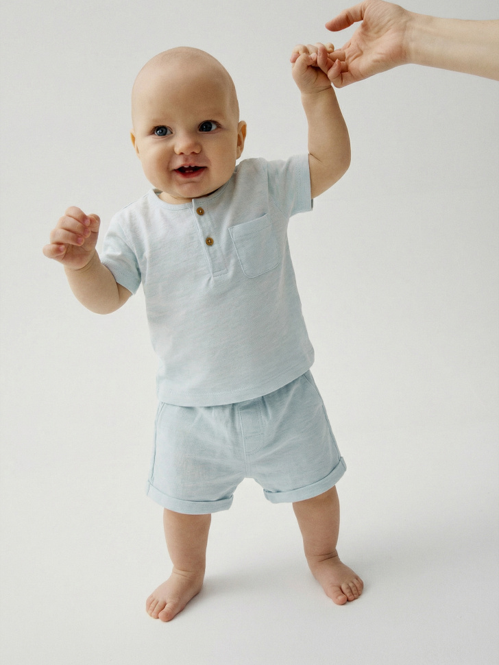 набор из 2 трикотажных шорт для малышей от бренда sela вид слева