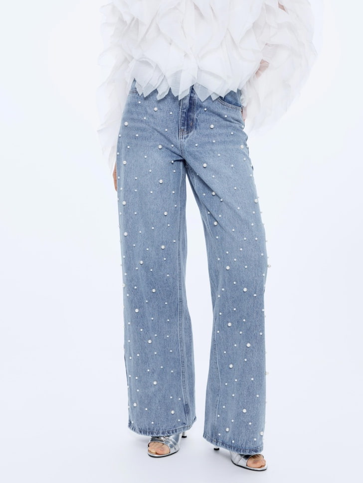 джинсы boyfriend c декором из жемчужных бусин 4610517171863 фотография