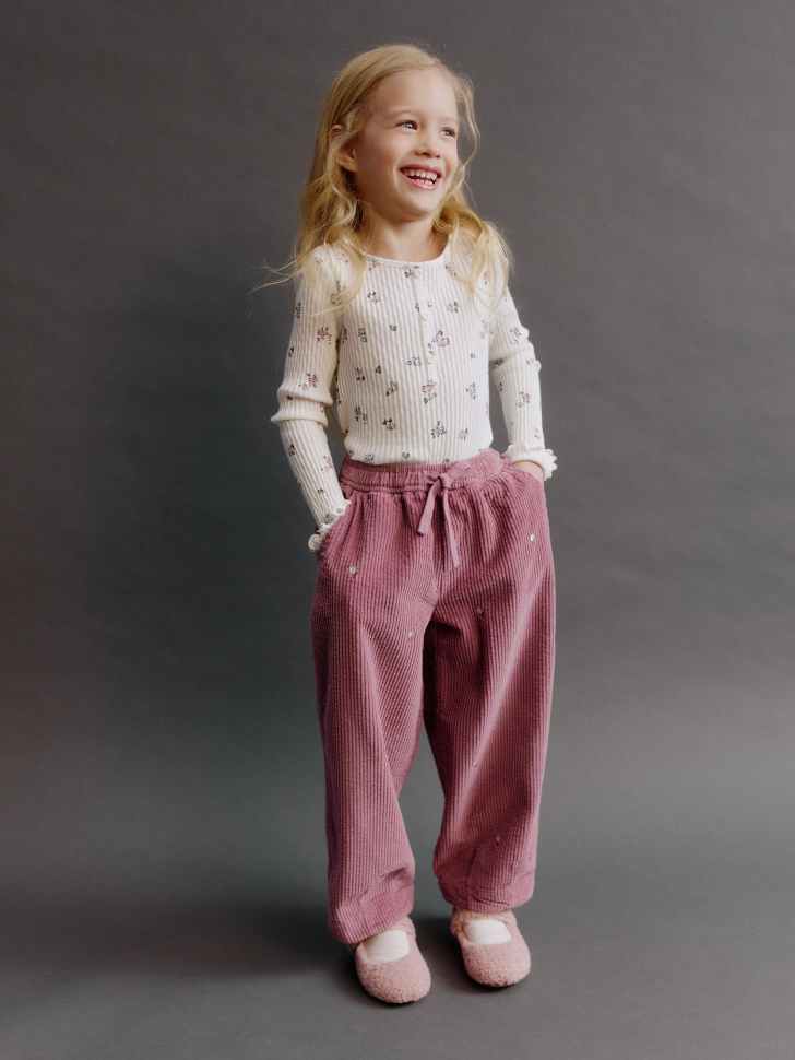 лонгслив на пуговицах для девочек от бренда sela вид слева