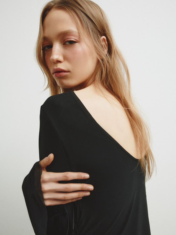 многослойное платье из сетки и трикотажа из линейки  young от бренда sela вид слева