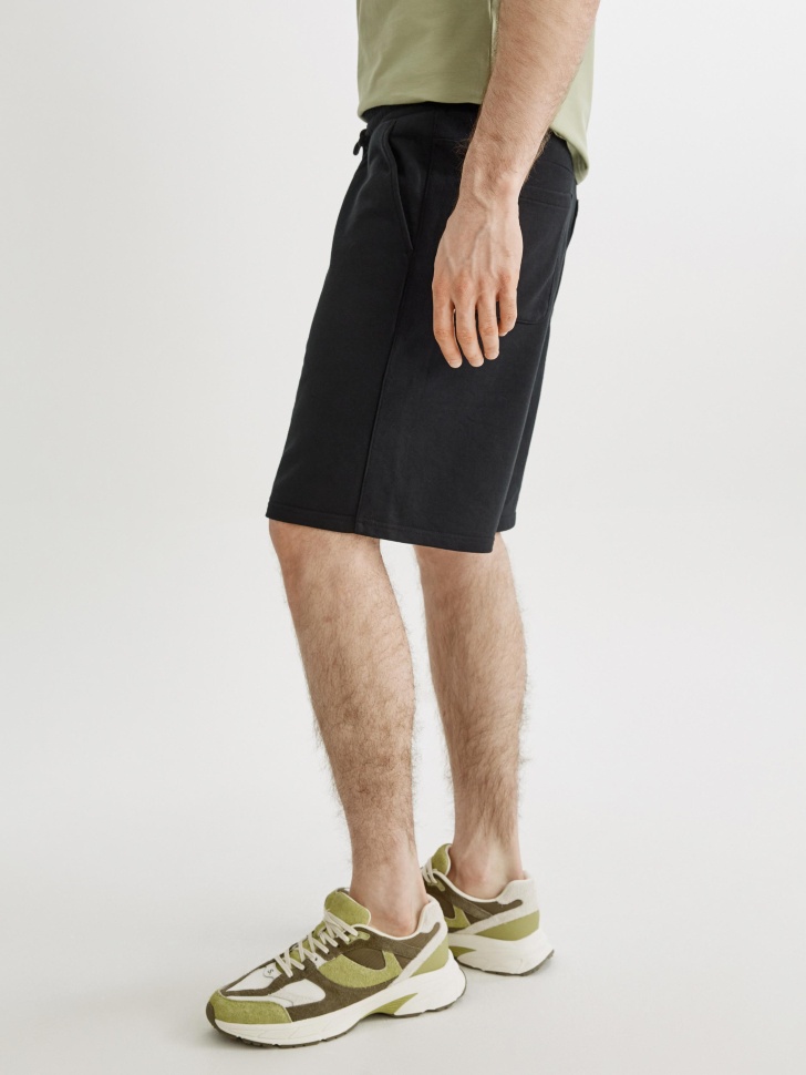 трикотажные прямые шорты из россии вид сбоку