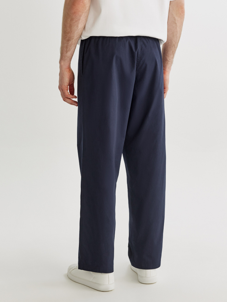 брюки из хлопка на резинке по цене 2999 руб вид справа