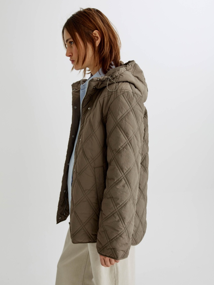 стеганая куртка с капюшоном по цене 5999 руб вид справа