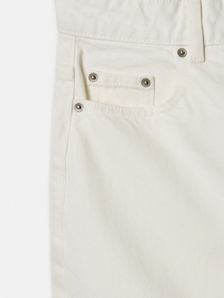 джинсовые шорты мом с высокой посадкой классического стиля с лицевой стороны