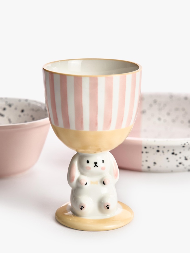 детский бокал из костяного фарфора с декором от бренда sela вид слева