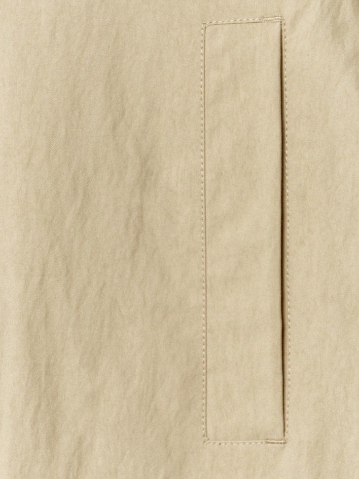 куртка с контрастным воротником из экокожи для взрослого возраста с изнаночной стороны