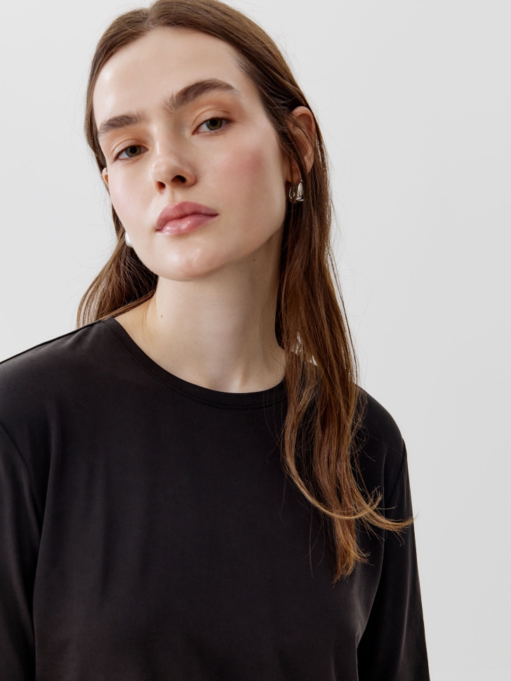 лонгслив приталенный из смесовой вискозы из россии вид сбоку