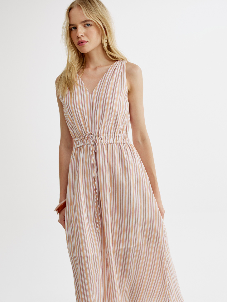 платье со сборкой на талии из тонкого хлопка по цене 3999 руб вид справа