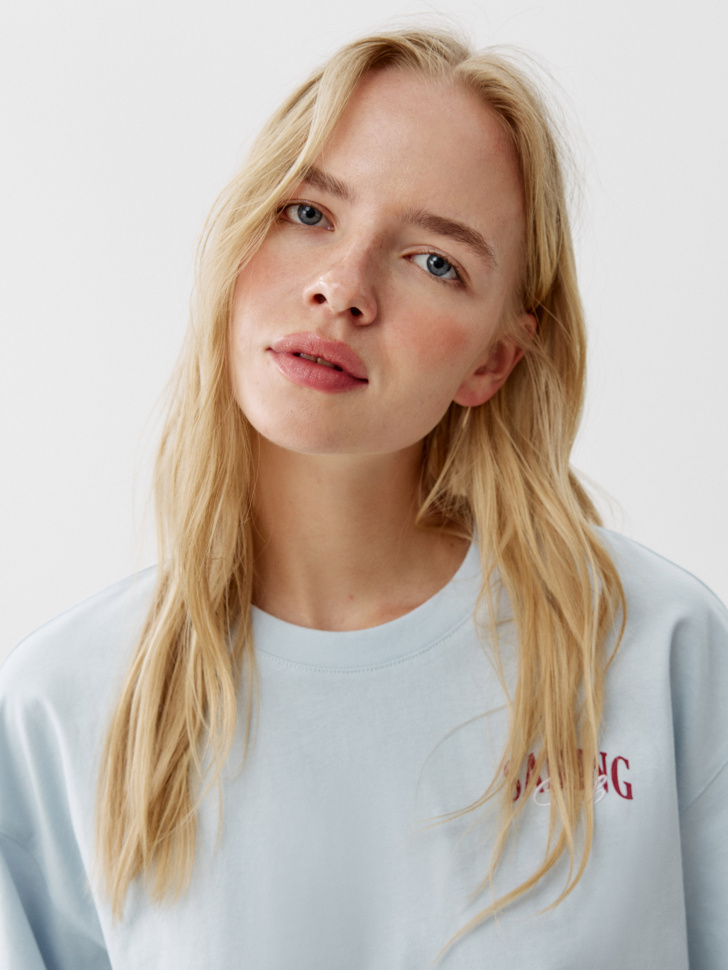 футболка оверсайз с принтом по цене 1999 руб вид справа