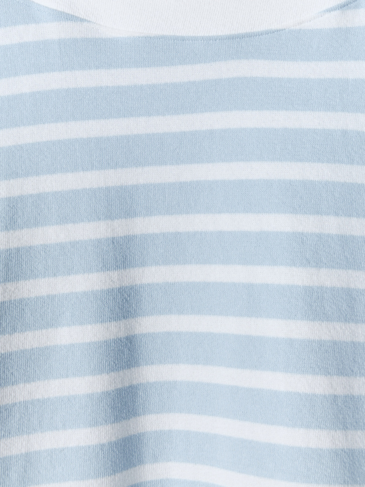 лонгслив оверсайз в полоску от бренда sela вид слева