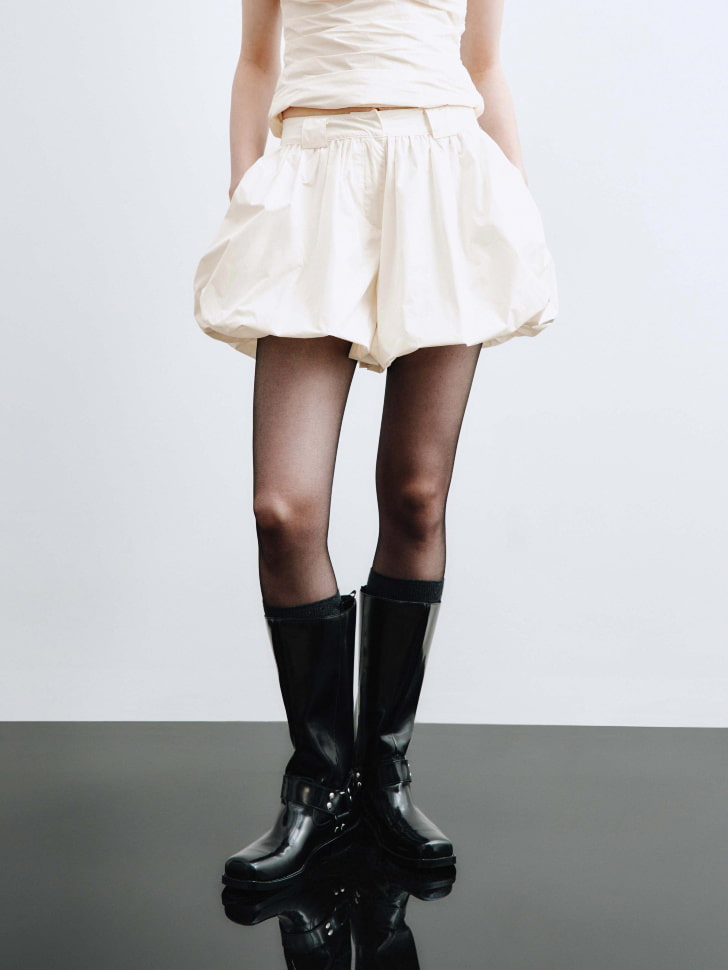 мини шорты-баллон из линейки  young по цене 999 руб вид справа