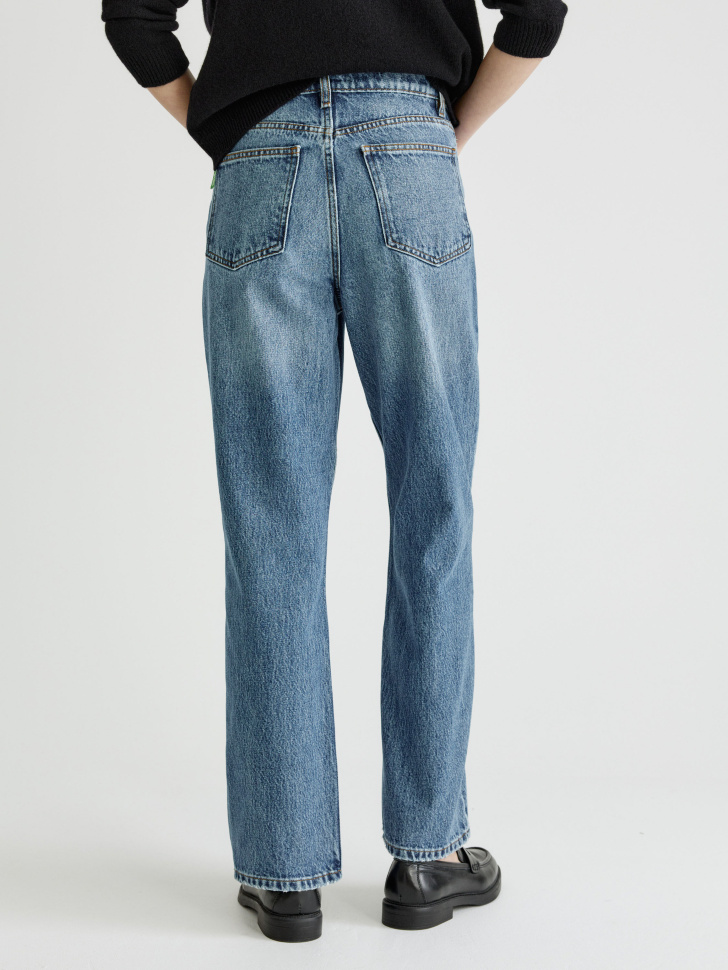 джинсы 403 straight fit по цене 3599 руб вид справа