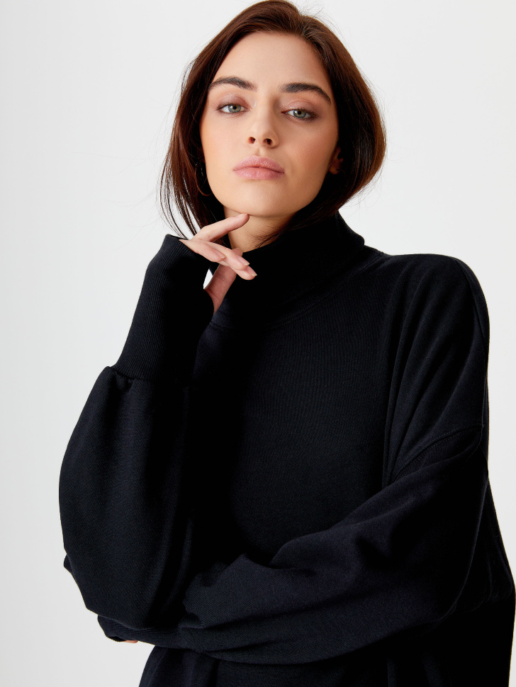 

Удлиненный свитшот с воротником гольф, Черный