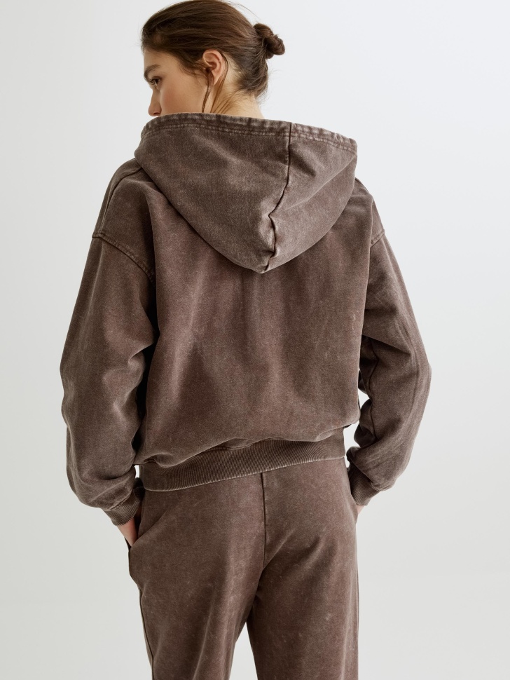 худи оверсайз с кислотной стиркой из россии вид сбоку