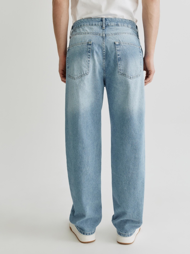 джинсы прямого кроя со средней посадкой по цене 3999 руб вид справа