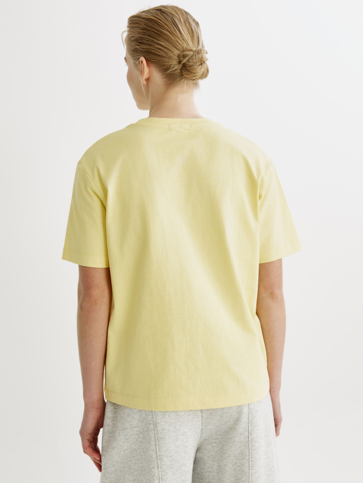 футболка с принтом по цене 1599 руб вид справа