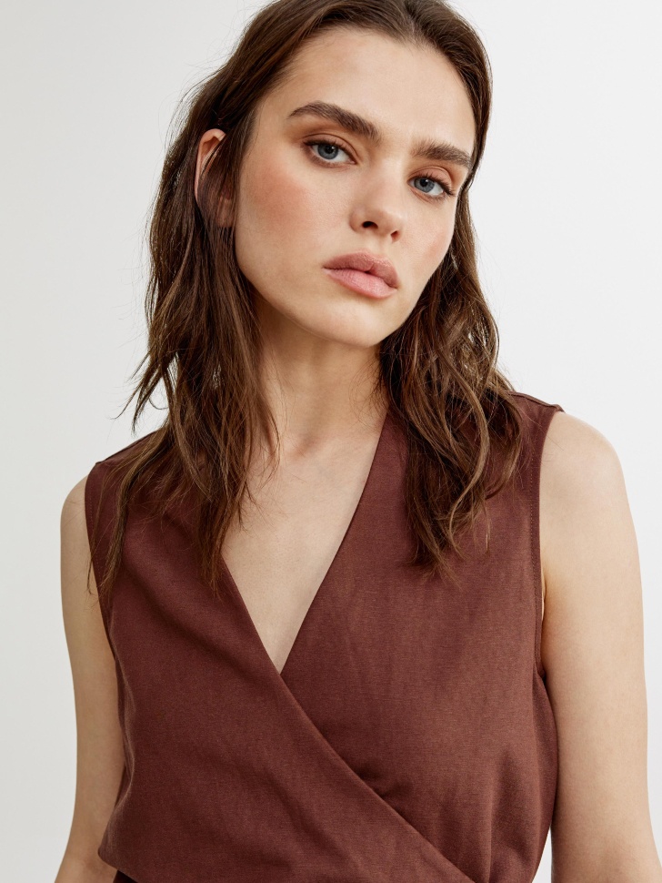 топ с запахом из смесового льна по цене 3599 руб вид справа