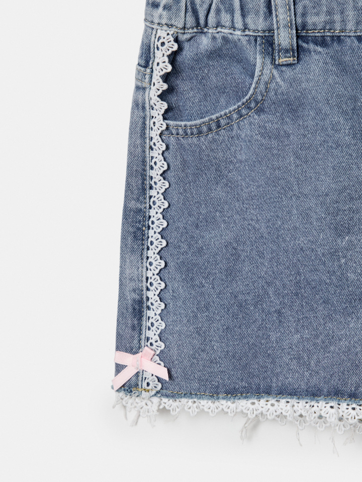 джинсовые шорты с кружевом и бантиками для девочек по цене 1599 руб вид справа