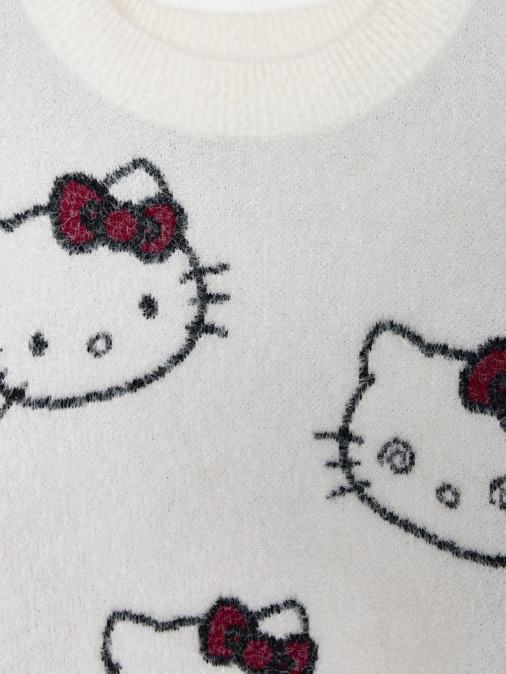 Пушистый джемпер с Hello Kitty для девочек. Фото №6