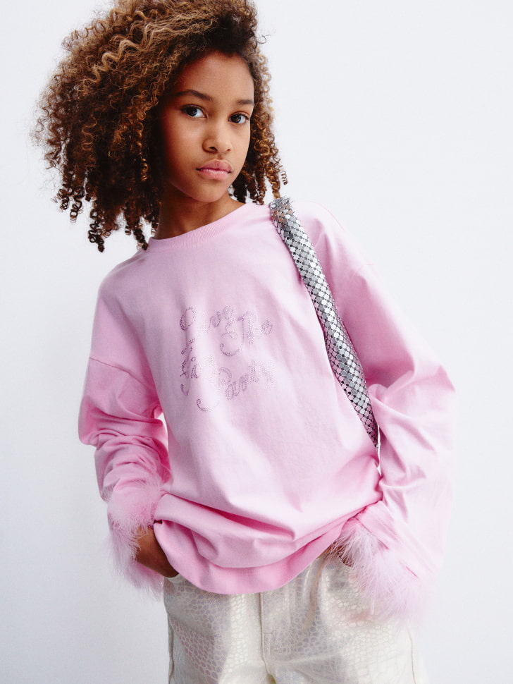 

Лонгслив оверсайз с перьями и стразами для девочек, SL5811050214