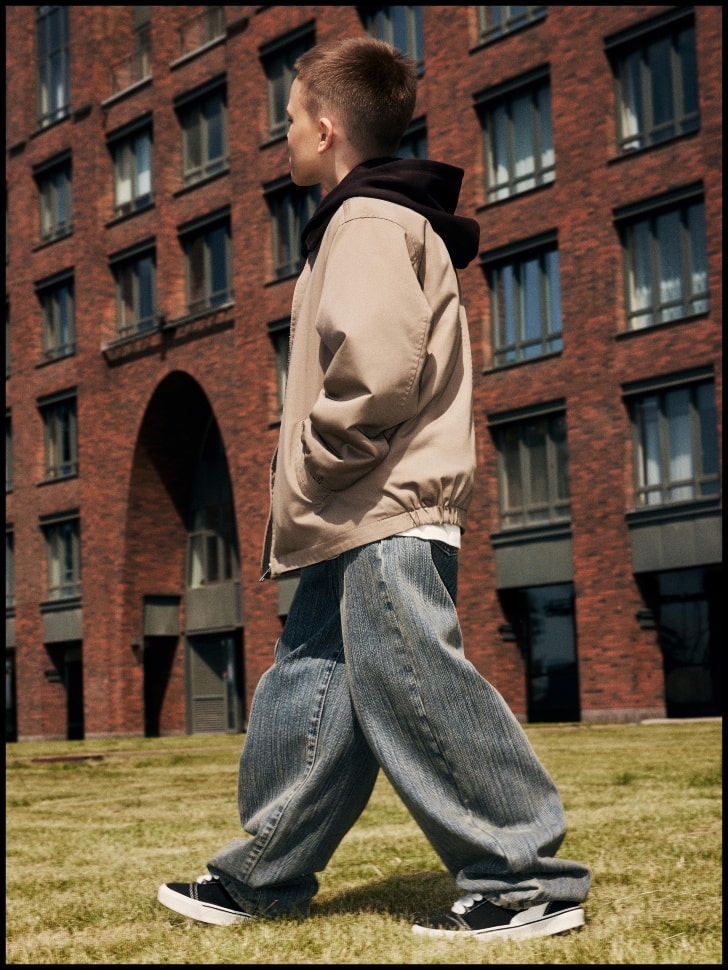 Свободные джинсы SUPER BAGGY для мальчиков. Фото №3