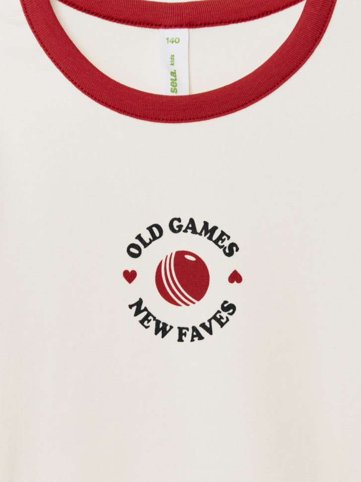 облегающая футболка с принтом для девочек из россии вид сбоку