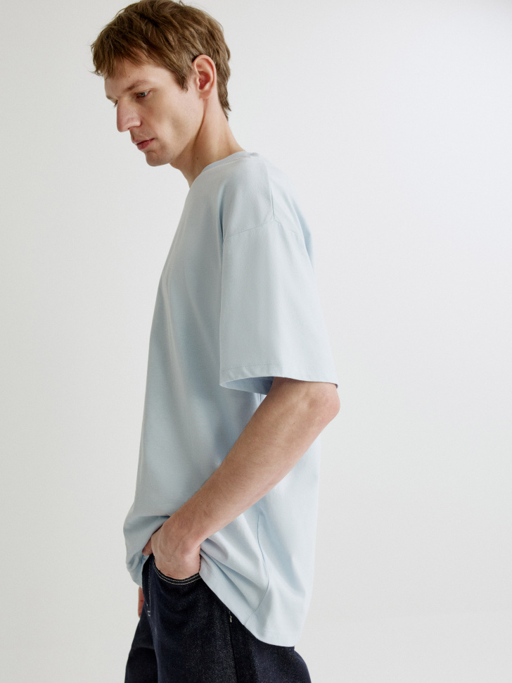 базовая футболка regular fit по цене 999 руб вид справа