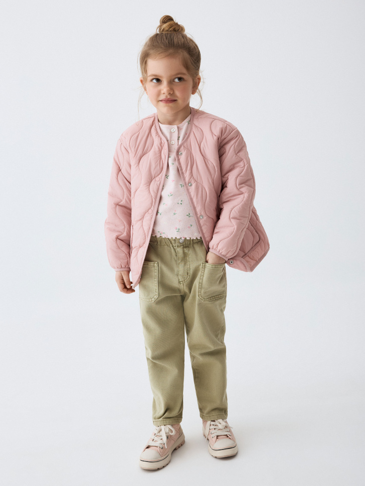 

Легкая стеганая куртка для девочек