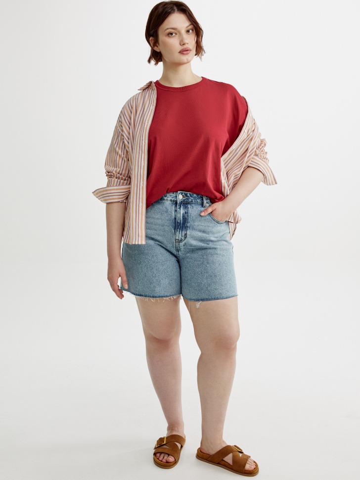 джинсовые шорты с необработанным краем от бренда sela вид слева