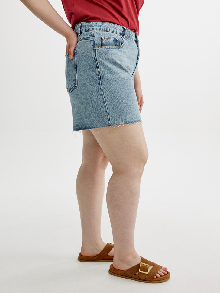 джинсовые шорты с необработанным краем из джинсы и джинскота спереди