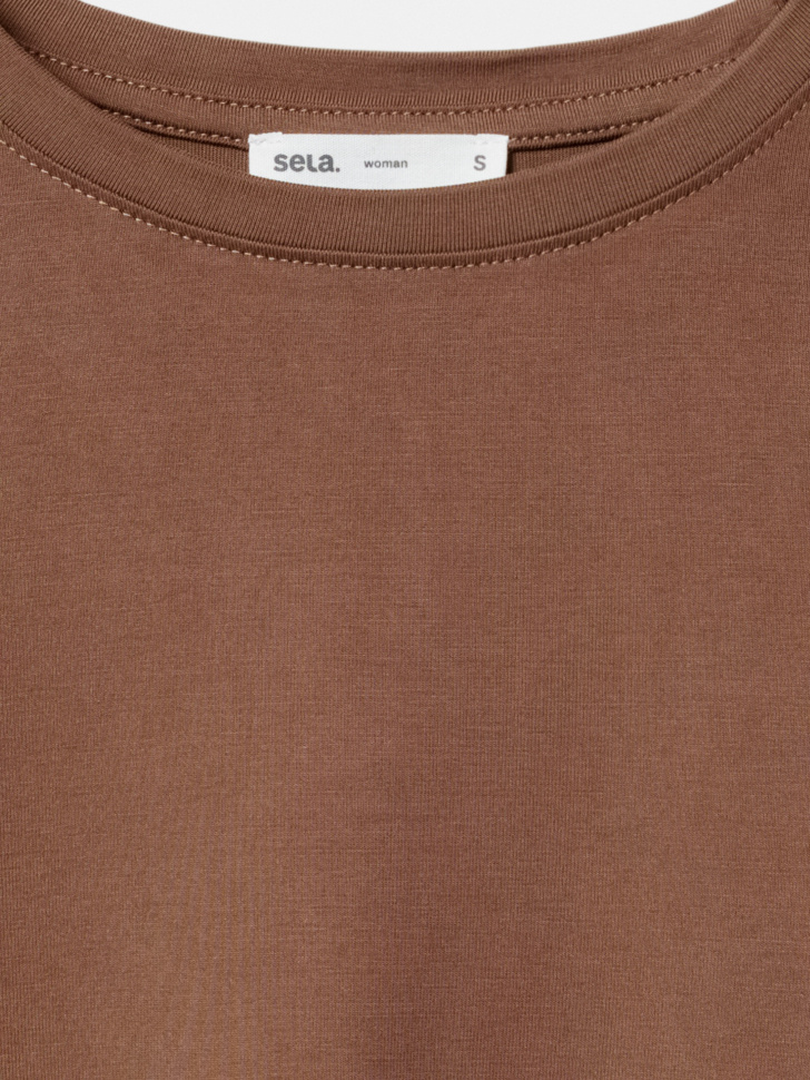 лонгслив приталенный из смесовой вискозы из вискозы спереди