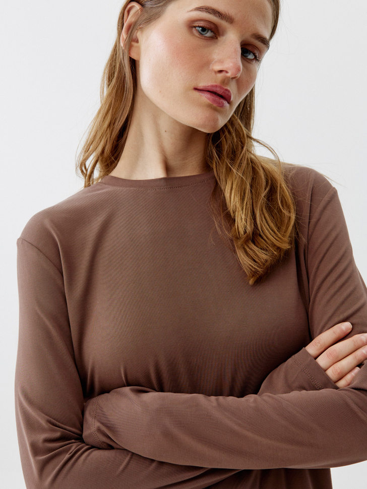 лонгслив приталенный из смесовой вискозы из россии вид сбоку