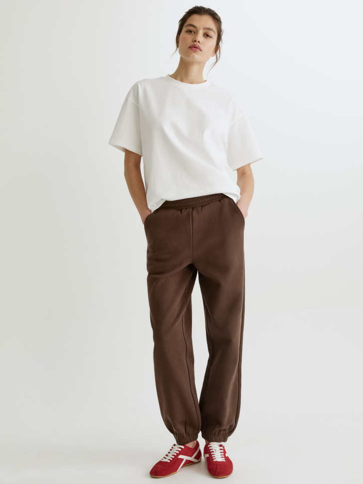 базовая футболка оверсайз от бренда sela вид слева