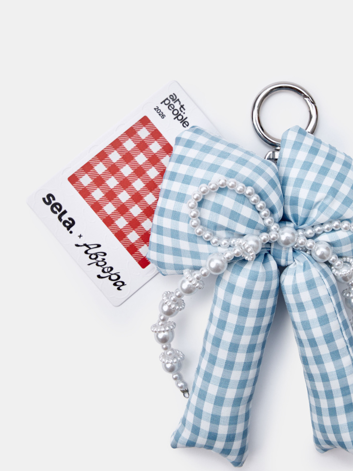 брелок с подвеской для девочек из коллекции art people с авророй ефимовой от бренда sela вид слева