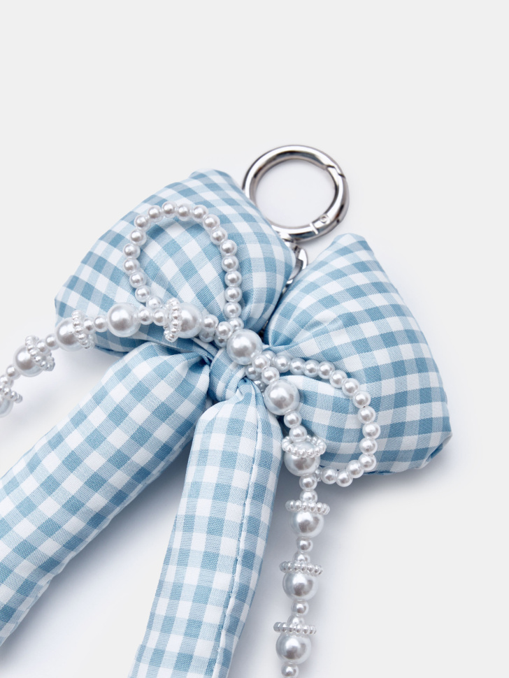 брелок с подвеской для девочек из коллекции art people с авророй ефимовой из россии вид сбоку