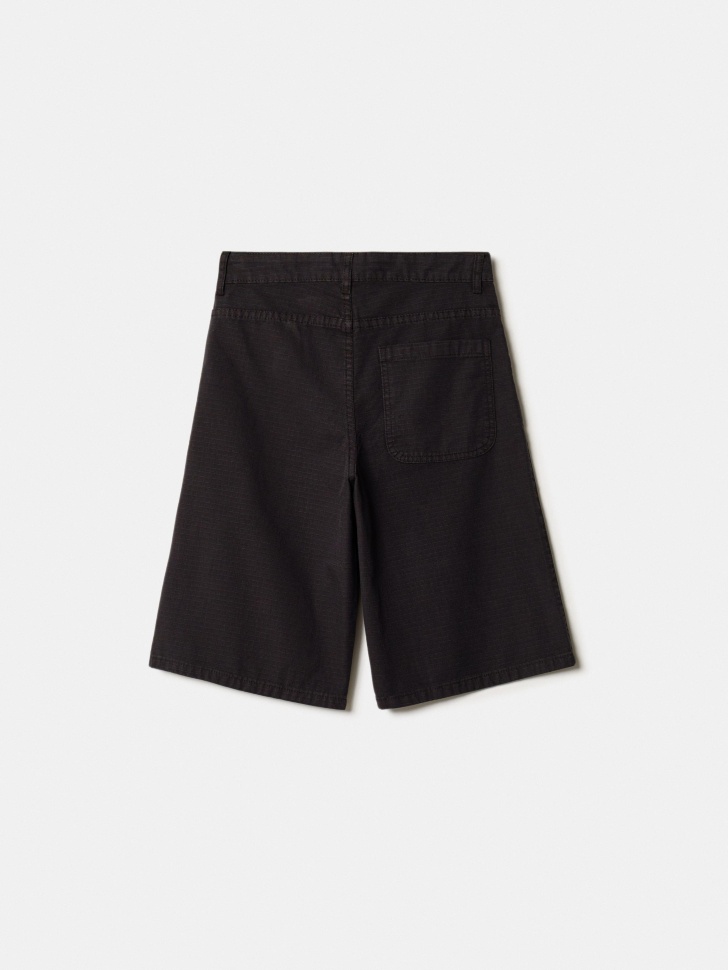 удлиненные шорты из фактурного хлопка для мальчиков по цене 2299 руб вид справа