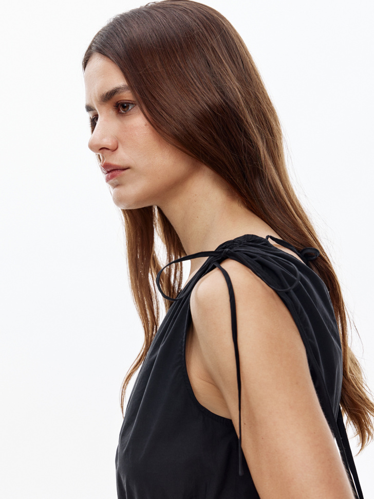 топ из хлопка с баской и завязками по цене 2999 руб вид справа